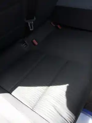 Здавання транспортного засобу audi a4 b8 (8k2) 2.0 tdi року 2001 потужний 