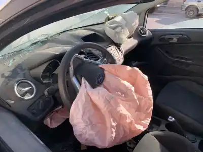Scrapping Vehicle ford fiesta (ccn) black edition of the year 2001 powered sfjd