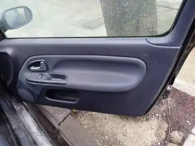 Здавання транспортного засобу RENAULT CLIO II FASE II (B/CB0) Authentique Confort року 2004 потужний K9K E7