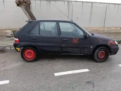 Veicolo di demolizione citroen saxo 1.1 sx dell'anno 2003 alimentato hfx