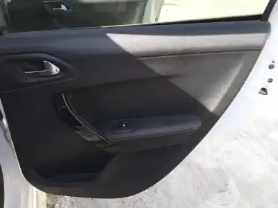 Veículo de Sucata peugeot 208 allure do ano 2016 alimentado hn01