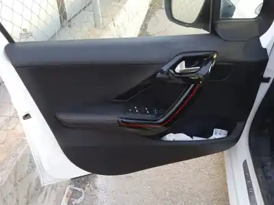 Veículo de Sucata peugeot 208 allure do ano 2016 alimentado hn01