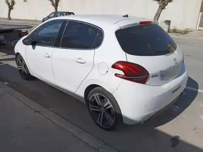 Veículo de Sucata peugeot 208 allure do ano 2016 alimentado hn01