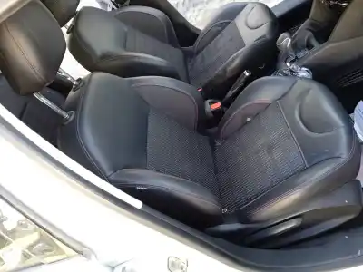 Veículo de Sucata peugeot 208 allure do ano 2016 alimentado hn01