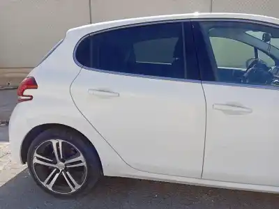 Veículo de Sucata peugeot 208 allure do ano 2016 alimentado hn01