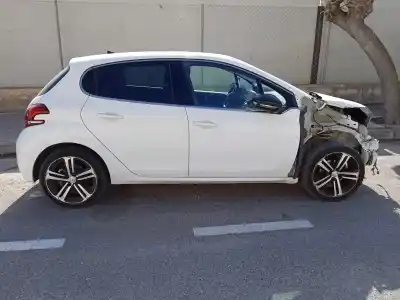 Veículo de Sucata peugeot 208 allure do ano 2016 alimentado hn01