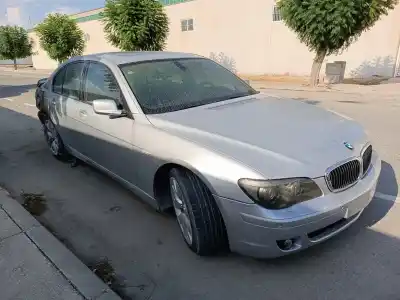 Veicolo di demolizione bmw serie 7 (e65/e66) 730d dell'anno 2001 alimentato m57306d3
