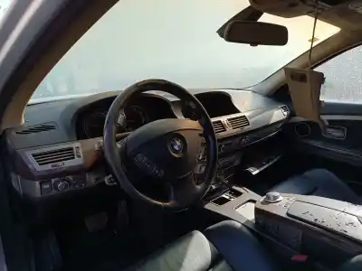 Veicolo di demolizione bmw serie 7 (e65/e66) 730d dell'anno 2001 alimentato m57306d3