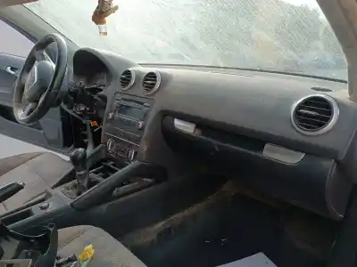 Veículo de Sucata audi a3 (8p) 1.6 tdi ambiente do ano 2010 alimentado cay