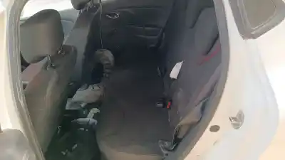 Veicolo di demolizione renault clio iv (bh_) 1.5 dci 90 dell'anno 2001 alimentato k9k612