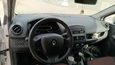 Veicolo di demolizione renault clio iv (bh_) 1.5 dci 90 dell'anno 2001 alimentato k9k612