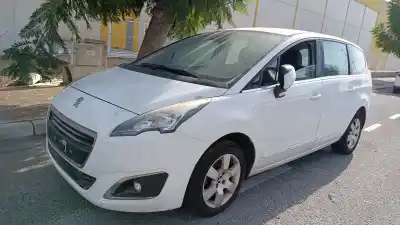 Veículo de Sucata PEUGEOT 5008 Active do ano 2001 alimentado AH01