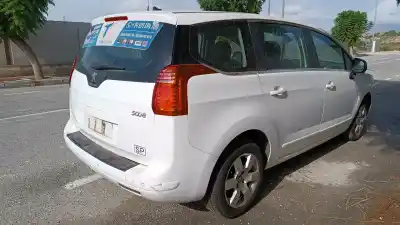 Vehicul casat peugeot 5008 active al anului 2001 alimentat ah01