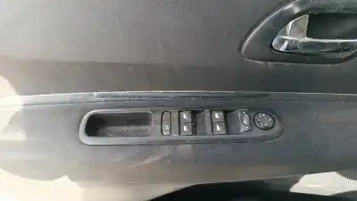 Vehicul casat peugeot 5008 active al anului 2001 alimentat ah01