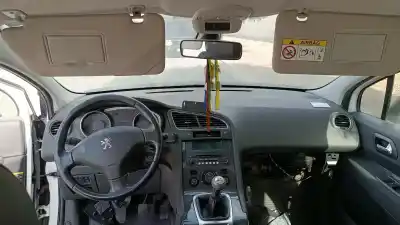 Vehicul casat peugeot 5008 active al anului 2001 alimentat ah01