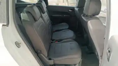 Vehicul casat peugeot 5008 active al anului 2001 alimentat ah01