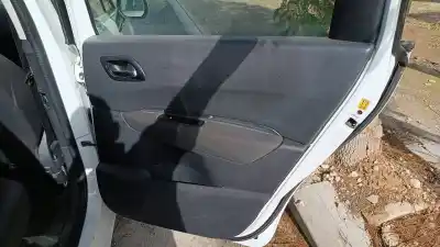 Vehicul casat peugeot 5008 active al anului 2001 alimentat ah01