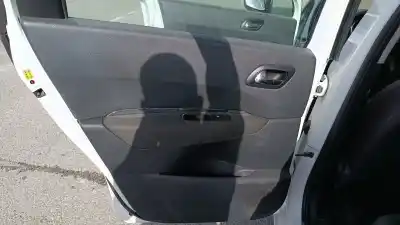 Vehicul casat peugeot 5008 active al anului 2001 alimentat ah01