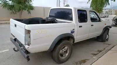 Veicolo di demolizione nissan pick-up (d22) king cab 4x4 dell'anno 2001 alimentato td25ti