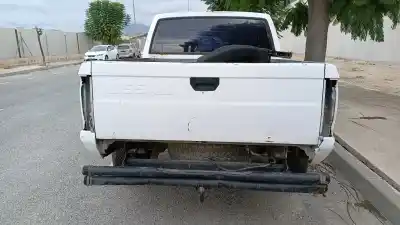 Veicolo di demolizione nissan pick-up (d22) king cab 4x4 dell'anno 2001 alimentato td25ti