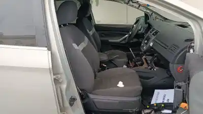 Sloopvoertuig ford kuga (cbv) titanium van het jaar 2001 aangedreven ukda