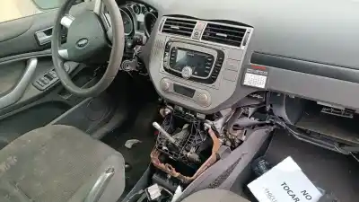 Sloopvoertuig ford kuga (cbv) titanium van het jaar 2001 aangedreven ukda