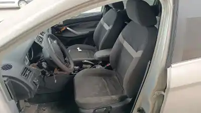 Sloopvoertuig ford kuga (cbv) titanium van het jaar 2001 aangedreven ukda