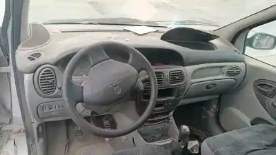 Здавання транспортного засобу renault scenic (ja..) 1.9 dti diesel 80 cv / 59 kw року 2001 потужний f9q q7