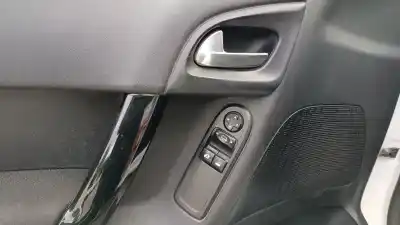 Veículo de Sucata citroen c3 attraction do ano 2001 alimentado 8hw