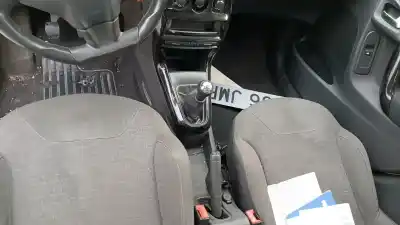 Veículo de Sucata citroen c3 attraction do ano 2001 alimentado 8hw