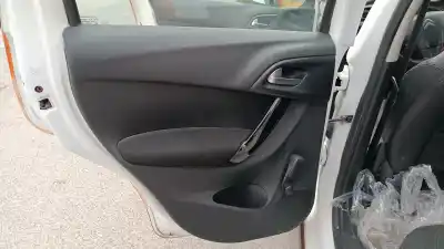 Veículo de Sucata citroen c3 attraction do ano 2001 alimentado 8hw