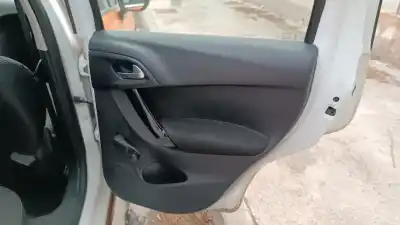 Veículo de Sucata citroen c3 attraction do ano 2001 alimentado 8hw