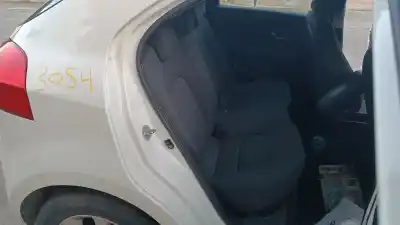 Sloopvoertuig kia rio drive van het jaar 2001 aangedreven d4fc