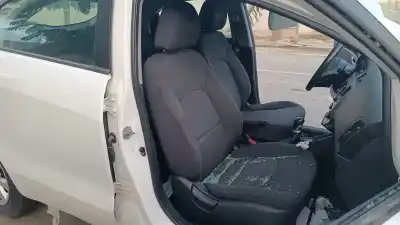 Sloopvoertuig kia rio drive van het jaar 2001 aangedreven d4fc