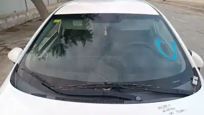 Sloopvoertuig kia rio drive van het jaar 2001 aangedreven d4fc