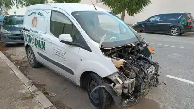 Veículo de Sucata ford                                               transit courier                                                                                                                                                                                                                                            ambiente                                                                                                                                                                                                                                                   do ano 2018 alimentado xucd