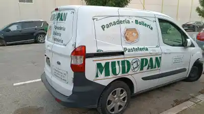 Veículo de Sucata ford                                               transit courier                                                                                                                                                                                                                                            ambiente                                                                                                                                                                                                                                                   do ano 2018 alimentado xucd