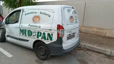 Veículo de Sucata ford                                               transit courier                                                                                                                                                                                                                                            ambiente                                                                                                                                                                                                                                                   do ano 2018 alimentado xucd