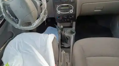 Veículo de Sucata kia rio ipanema berlina do ano 2005 alimentado a3d