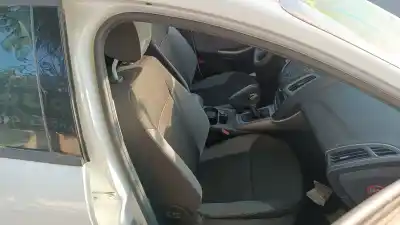 Vehicul casat ford focus lim. ambiente al anului 2001 alimentat 