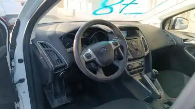 Vehicul casat ford focus lim. ambiente al anului 2001 alimentat 