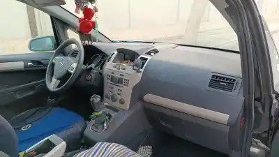 Veículo de Sucata opel zafira b cosmo do ano 2008 alimentado z19dt