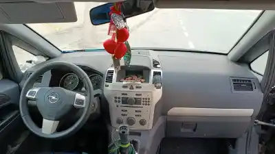 Veículo de Sucata opel zafira b cosmo do ano 2008 alimentado z19dt