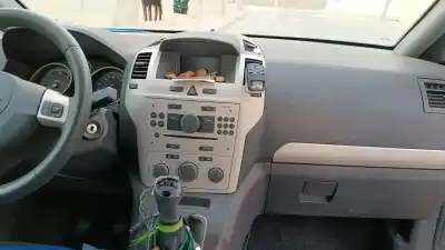 Veículo de Sucata opel zafira b cosmo do ano 2008 alimentado z19dt