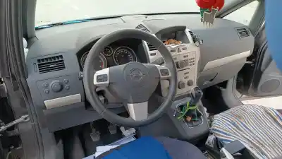 Veículo de Sucata opel zafira b cosmo do ano 2008 alimentado z19dt