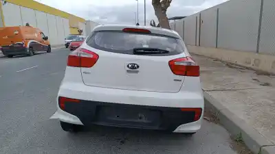 Veicolo di demolizione kia rio basic dell'anno 2001 alimentato d3fa