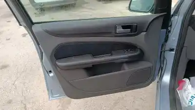 Veicolo di demolizione ford focus berlina (cap) ghia dell'anno 2005 alimentato g6da