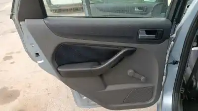 Veicolo di demolizione ford focus berlina (cap) ghia dell'anno 2005 alimentato g6da