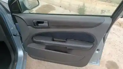 Veicolo di demolizione ford focus berlina (cap) ghia dell'anno 2005 alimentato g6da