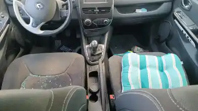 Veicolo di demolizione renault clio iv (bh_) 0.9 tce 90 dell'anno 2001 alimentato h4b 400